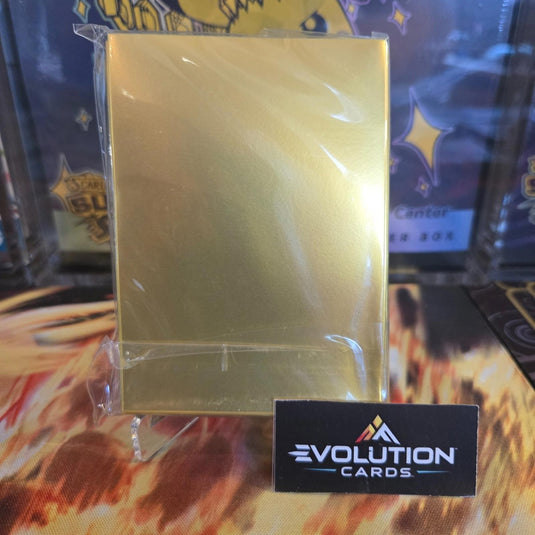 POKÉMON CARD TCG: PIKACHU VMAX GOLD SLEEVES 65 PACK  SUPER RARE SLEEVES (NEW)